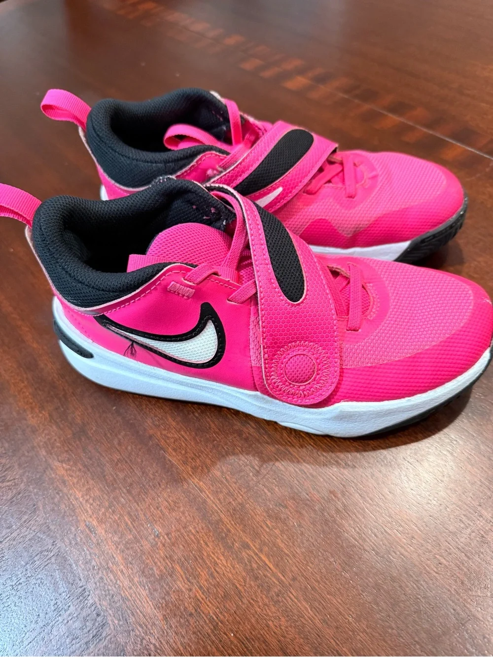 Nike team hustle basketball shoes
